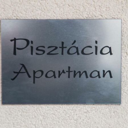 Pisztacia Apartman Lägenhet Eger Exteriör bild