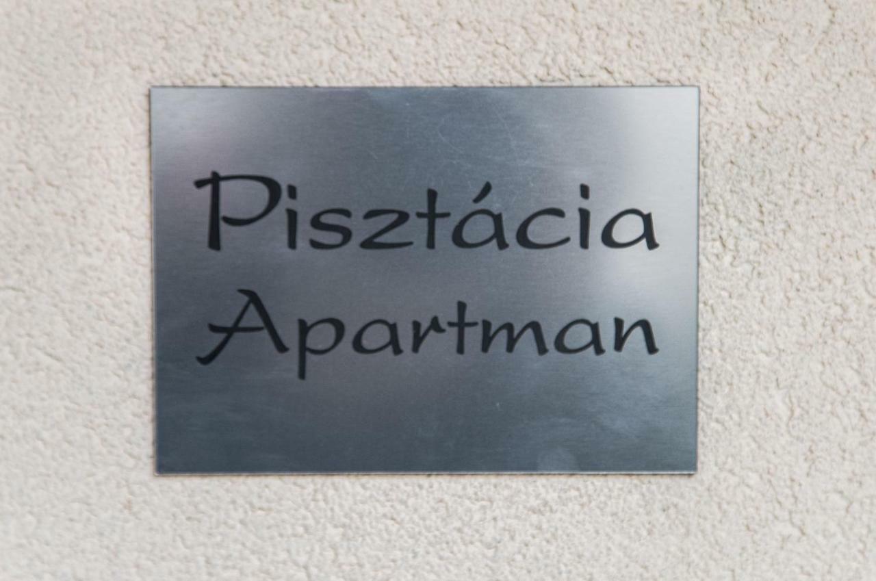 Pisztacia Apartman Lägenhet Eger Exteriör bild