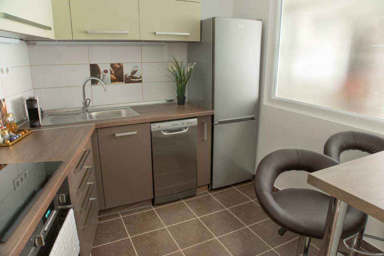 Pisztacia Apartman Lägenhet Eger Exteriör bild