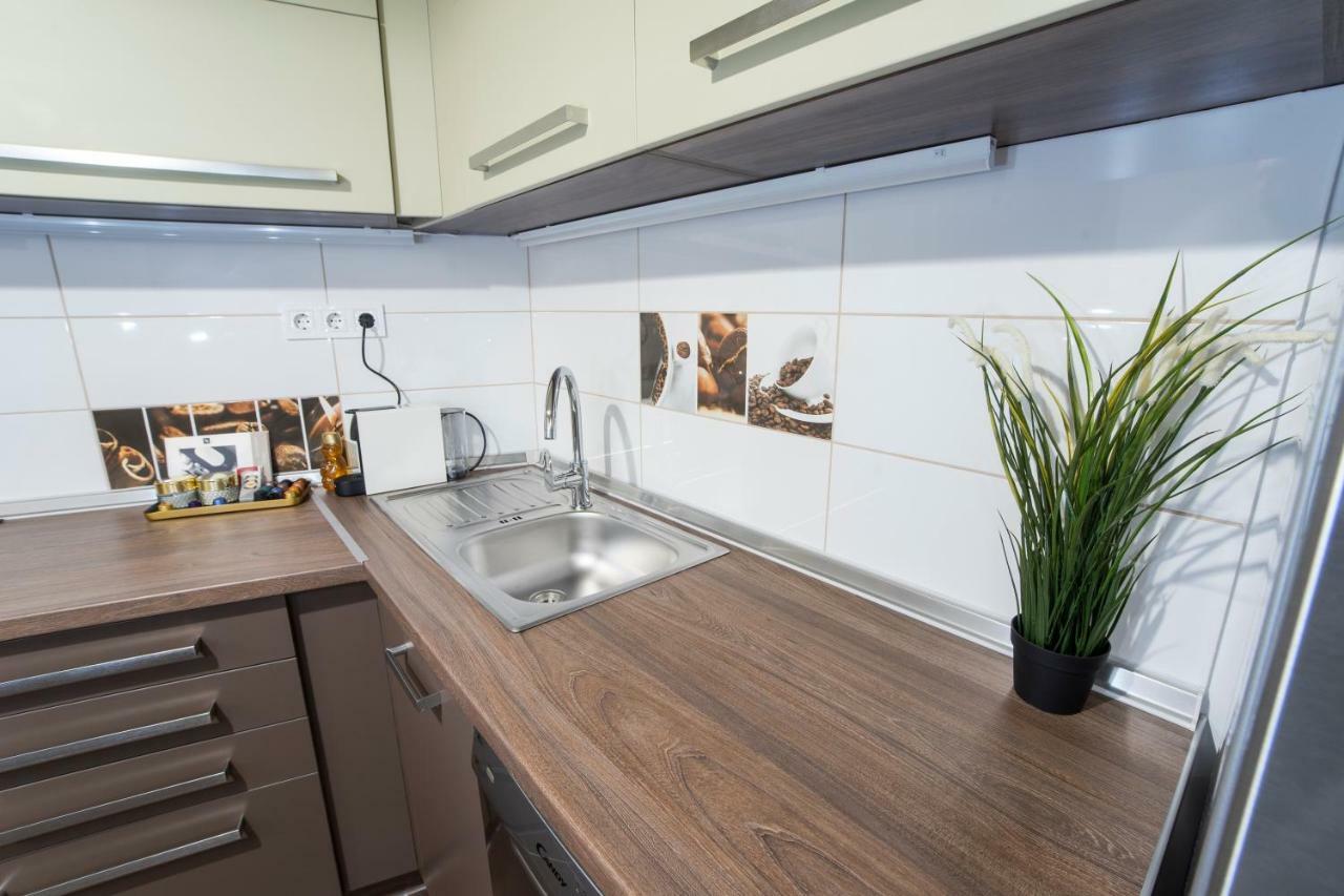 Pisztacia Apartman Lägenhet Eger Exteriör bild